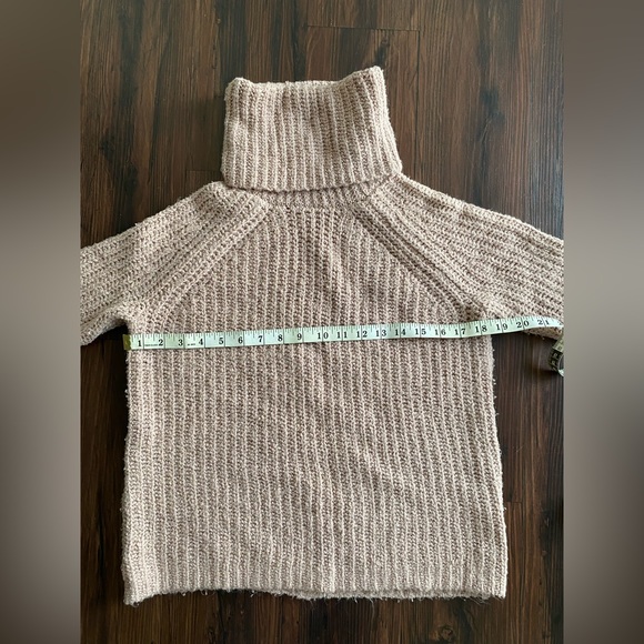 BP Turtleneck Knit Sweater. Size XXS - Picture 4 of 9